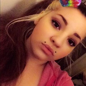 Meet your Posher, Briana